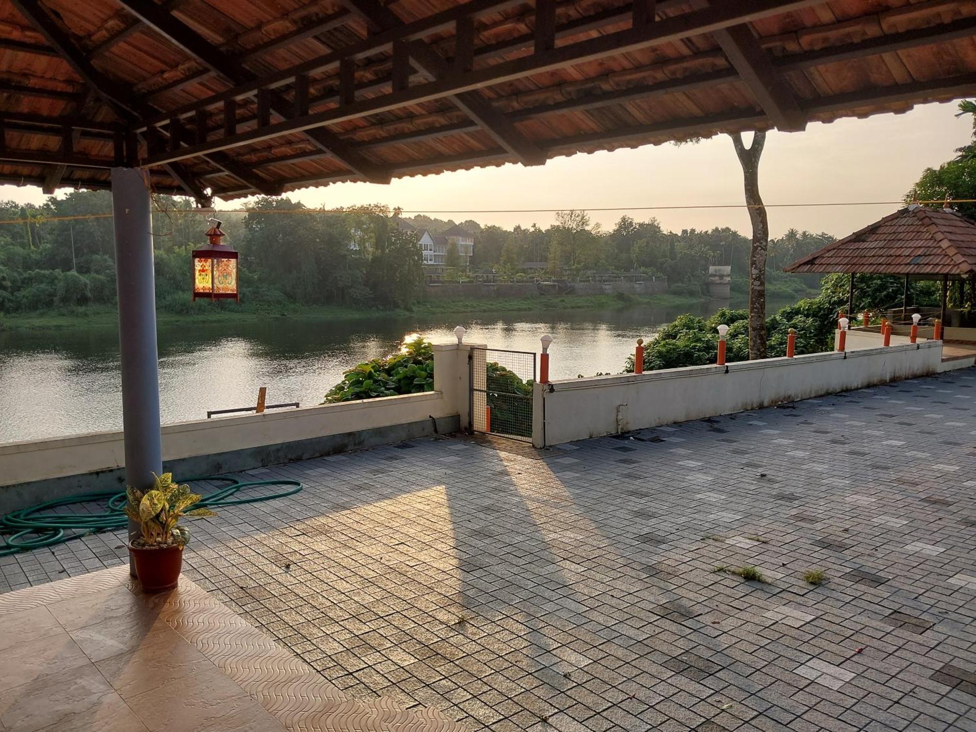 Stayberries River Rock Villa Athirapilly Kizhake Chālakudi Εξωτερικό φωτογραφία